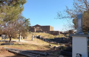 Sardes Antik Kenti Gezi Rehberi (Salihli): Paranın İcat Edildiği Toprakları Keşfedin Sardes